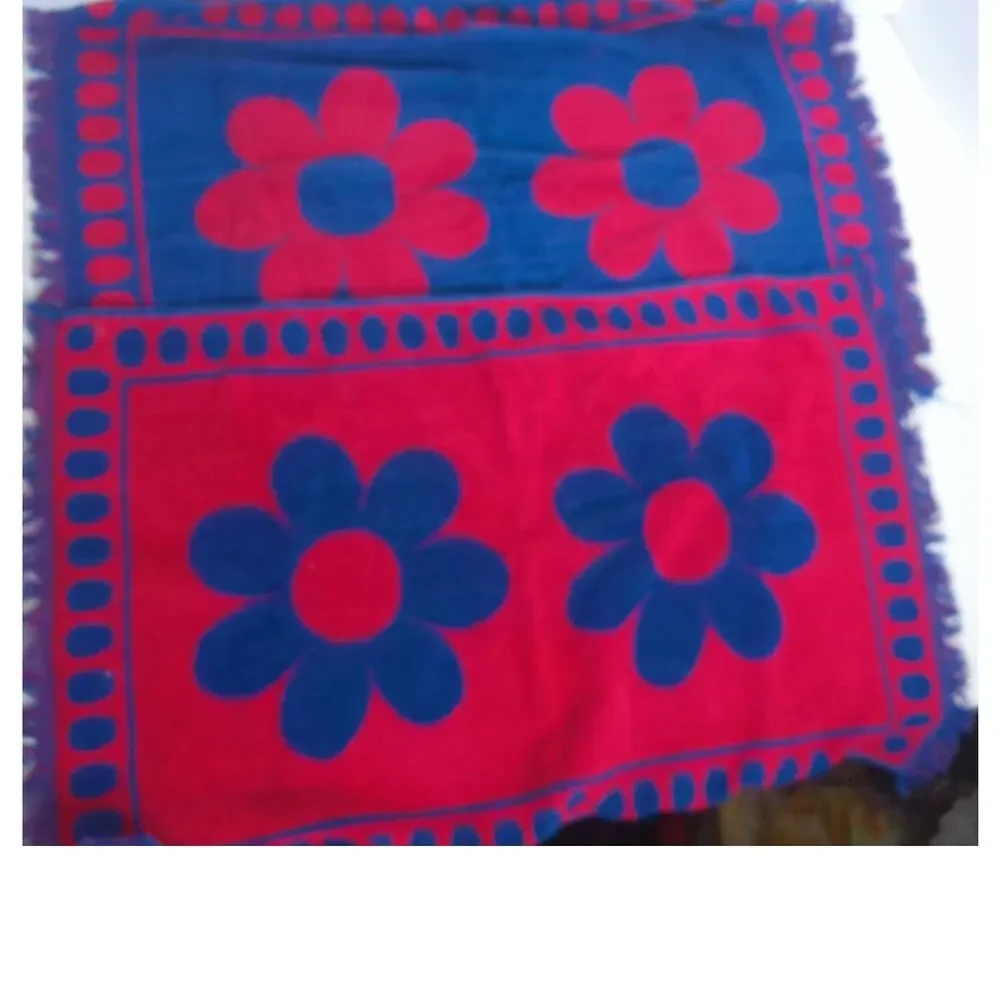 Vintage Cannon Royal Family Blue Red Daisy Mod Pop Art Towel Hand Set of 2